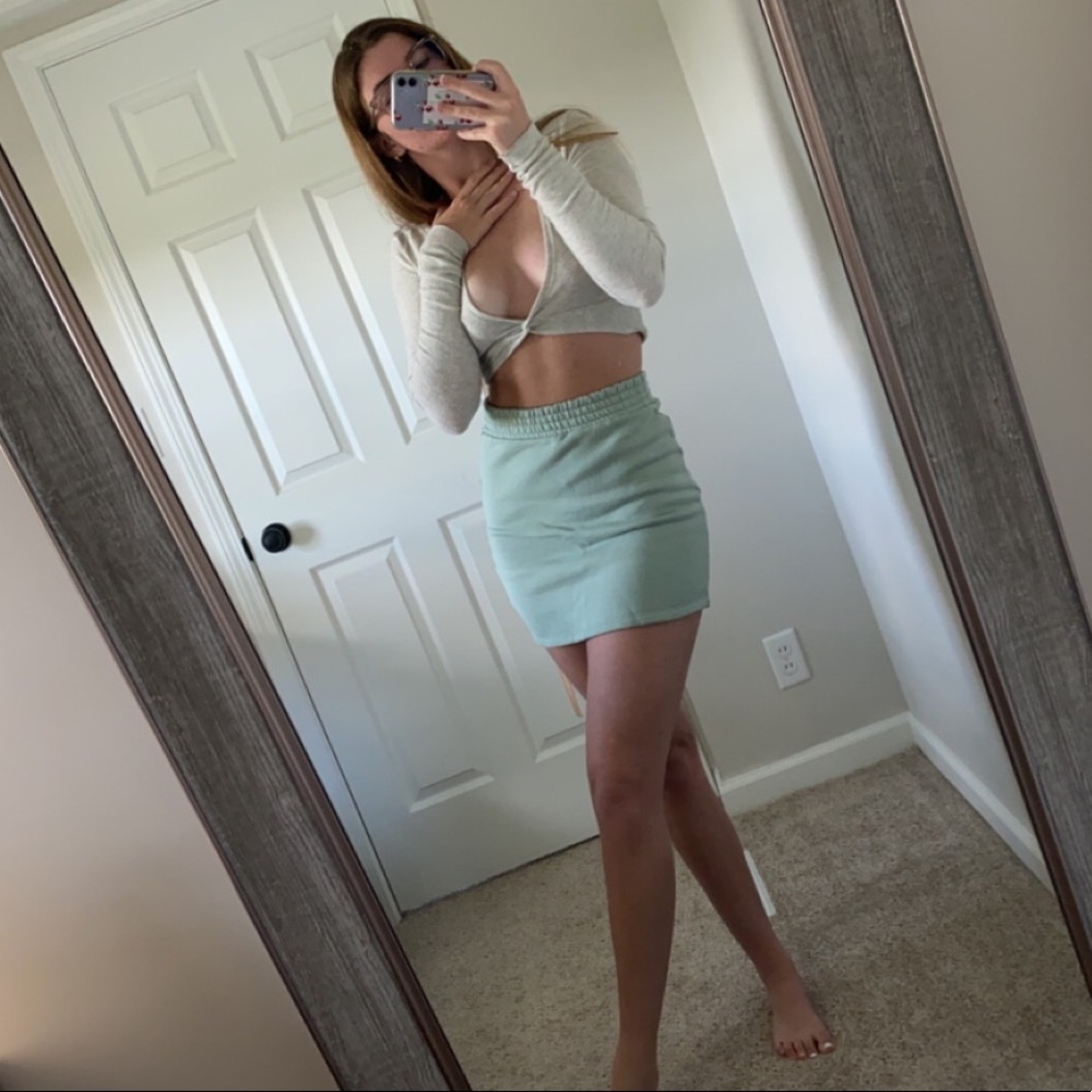 NWT Urban Outfitters long sleeve crop top